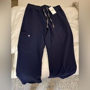Figs Women’s Navy Scrub Pants NWT
